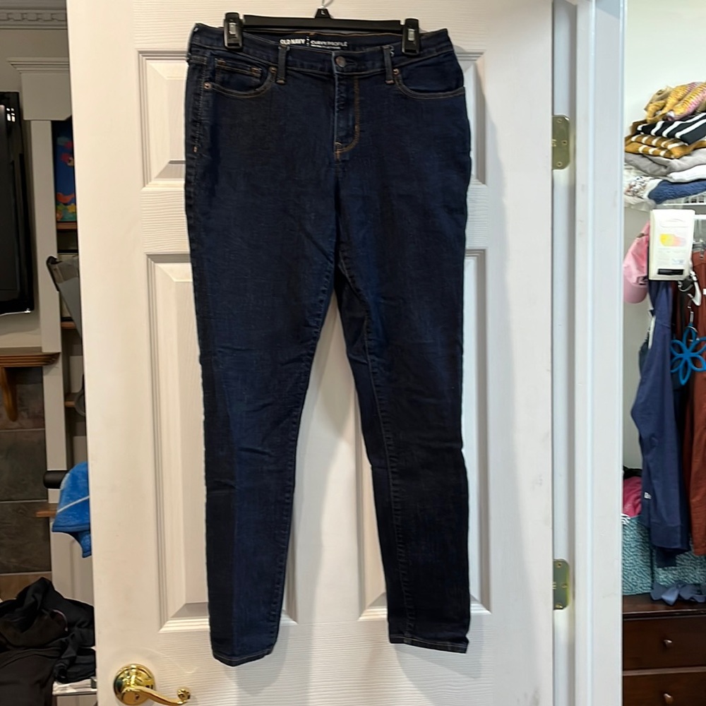 Old Navy curvy profile dark wash skinny jeans, size 10.